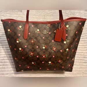Coach Valentines Day Tote Bag